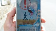 Pokemon Go -peli muistuttaa pelaajaa olemaan valppaana