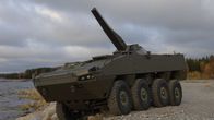 Patria Nemo 120 mm -kranaatinheitinjärjestelmä yhdistettynä Patrian AMV-miehistönkuljetysvaunuun. Sekä kranaatinheittimiä että vaunuja varten on myönnetty vientilupia Lähi-itään.