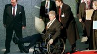 Bill Clinton pyörätuolissa