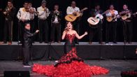 Entinen Miss Universum (1996), Venezuelan Alicia Machado laulaa ennen kruunaamista Queen of Mariachi kansanmusiikin seremoniassa Mexico Cityssä, Meksiko 30. tammikuuta 2016. 