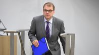 Juha Sipilä eduskunnan täysistunnossa 5. lokakuuta.