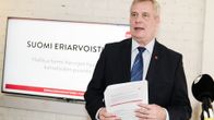 SDP:n puheenjohtaja Antti Rinne esitteli vaihtoehtobudjettia tiedotustilaisuudessa Helsingissä tiistaina.