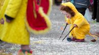 Leijonapukuun pukeutunut taapero.