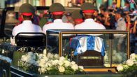Fidel Castron hautajaissaattue matkalla kohti Santiago de Cubassa Santa Ifigeneian hautausmaata.