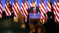 Donald Trump tiedotustilaisuudessaan New Yorkissa.