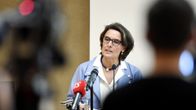 Liikenne- ja viestintäministeri Anne Berner tiedotustilaisuudessa Helsingissä. 