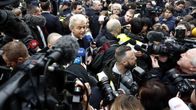  Geert Wilders median keskellä.