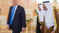 Donald Trump ja Saudi-Arabian kuningas Salman (oikealla) Riadissa. 