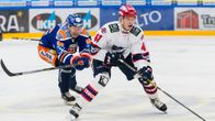 HIFK:n Miro Heiskanen kiekossa.