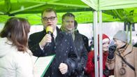 Keskustan puheenjohtaja, pääminister Juha Sipilä puhumassa keskustan puoluevaltuuston kokouksen toritapahtumassa Joensuussa 25. marraskuuta