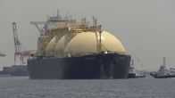 Merillä Euroopan ympärillä on useita kymmeniä LNG-tankkereita, jotka eivät pääse purkamaan lastejaan satamiin.