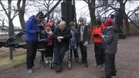 Urheiluviikonloppu: Vuoden liikuttajaksi valittu Pokemon Go kerää nuorisoa Suomenlinnaan – ”Helsingin paras paikka”