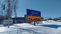 Mainostaulu töhritty venäjämielisillä symboleilla