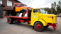 Loistokkaiksi entisöidyt kuorma-autot ovat karuja mutta kaihoisia