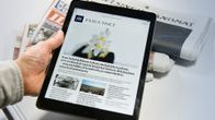 Ipad ja sanomalehtiä
