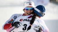 Marit Björgen sai onnitteluhalauksen Krista Pärmäkoskelta Pyeongchangin olympialaisissa.