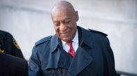 Bill Cosby saapumassa oikeudenkäyntiin huhtikuussa 2018