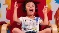 Lauri Pasio, 5, riemuitsee
