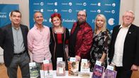 Vasemmalta, Olli Jalonen (Taivaanpallo), Jari Järvelä (Kosken kahta puolta), Katja Kettu (Rose on poissa), Pekka J. Mäkelä (Hunan), Pauliina Rauhala (Synninkantajat) ja Lars Sund, (Där musiken började / Missä musiikki alkoi) vuoden 2018 kaunokirjallisuuden Finlandia-palkinnon ehdokkaiden julkistamistilaisuudessa Helsingissä 9. marraskuuta