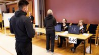 Äänestyspaikan ilmoittautumispöytä