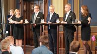 Anna-Maja Henriksson, Mika Lintilä, Antti Rinne, Pekka Haavisto ja Li Andersson hallituksen tiedotustilaisuudessa Säätytalossa.