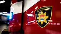 Pelastuslaitos Oulu-Koillismaan paloauto hälytysvalo päällä