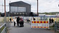 Suomipop-festivaalin esiintymislava ja aitauksia Jyväskylän Lutakonaukiolla. 