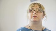 Taru Eskelinen sai 8-vuotiaana kuulla sairastavansa kuurosokeutta aiheuttavaa Usherin oireyhtymää.