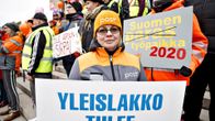 Turkulainen postinjakaja Johanna Majalahti otti osaa Posti ja logistiikka-alan unioni PAU:n mielenosoitukseen eduskuntatalon edustalla torstaina 21. marraskuuta 2019 Helsingissä.