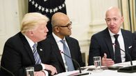Donald trump, Satya Nadella ja Jeff Bezos 