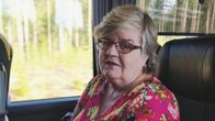 Kuvassa on eläkeläinen Satu Siponen. 