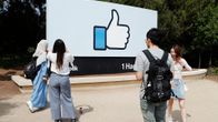Kuvassa on like-kyltti Facebookin pääkonttorin ulkopuolella Kaliforniassa.