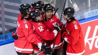 Bowen Byram, Jakob Pelletier, Jack Quinn, Quinton Byfield ja Jamie Drysdale juhlivat maalia.