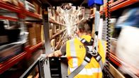 Amazonin logistiikkakeskus.