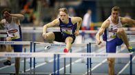 Juuso Peltola (8, JKU), Santeri Kuusiniemi (5, LempKiYU) ja Ilari Manninen (7, JKU) miesten 60 m aitajuoksun alkuerässä SM-halleissa 2019.