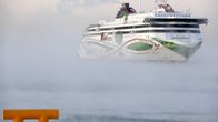  Tallink Siljan Megastar-matkustajalaiva merisavun keskeltä.