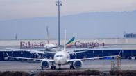 Ethiopian Airlinesin koneita Bolen lentoasemalla Addis Abebassa huhtikuussa 2019.