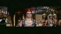 Elizabeth Taylor elokvuassa Kleopatra vuonna 1961.