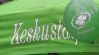 Keskustan ilmapallo ja teltta.