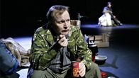 Vesa-Matti Komonen näyttelee Vatasen pääosan