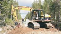 Metsäautotien kunnostusta.