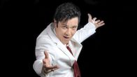 Aki Honkatukia näyttelee pääosaa Teatteri Imatran "Elvis"-musikaalissa.