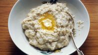Kaurapuurolautanen voisilmällä.