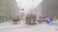 Linjan 10 raitiovaunu ajoi kiskoilta Mannerheimintien ja Nordenskiöldinkadun risteyksessä. 