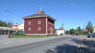 Kuvassa historiallinen Kruununmakasiini Kälviällä