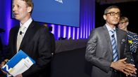 Nokian hallituksen puheenjohtaja Risto Siilasmaa (vas.) ja Nokian toimitusjohtaja Rajeev Suri kuvattuna 17. kesäkuuta Nokian yhtiökokouksessa Helsingissä. 