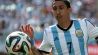 Argentiinan Ángel di María pallon kanssa.