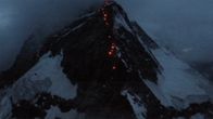 Valoketju Matterhorn-vuoren rinteillä.