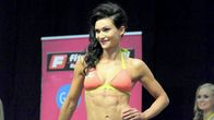 Fitnessmallikilpailun voittaja Laura Mäntynen