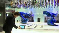 Maailman ensimmäinen robottibaari Quantum of the Seas -risteilyaluksella.